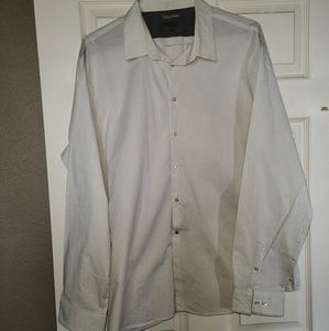 CALVIN KLEIN BUTTON DOWN SHIRT